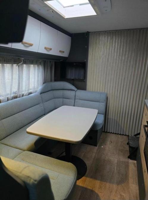 prachtige caravan 5 pers. Ouderbed+stapelbedden, Caravans en Kamperen, Caravans, Particulier, tot en met 5, 1500 - 2000 kg, Rondzit