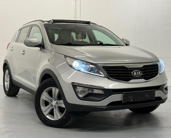 KIA SPORTAGE 2.0CRDI, DEALER MET VOLLEDIGE OPTIES, EXPORT, Auto's, Kia, Bedrijf, Sportage, 4x4, ABS, Achteruitrijcamera, Adaptieve lichten