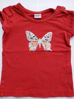 Mooie rode t-shirt merk BA-BA met vlinder op, zijknoppen,m98, Meisje, Gebruikt, Baba, Ophalen of Verzenden
