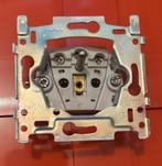 Prise Niko avec broche de terre, Bricolage & Construction, Enlèvement, Comme neuf