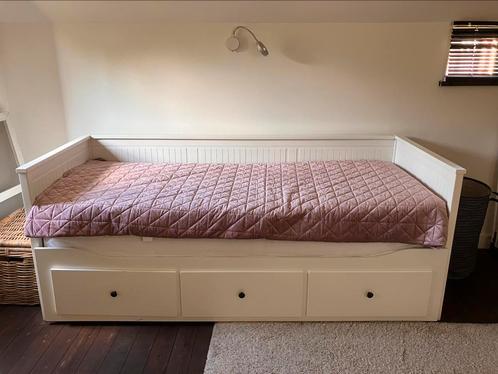 1 persoonsbed wat naar 2 persoons gemaakt kan maken, Huis en Inrichting, Slaapkamer | Complete slaapkamers, Zo goed als nieuw