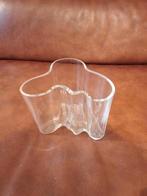 Vase signé Alvar Aalto, Enlèvement