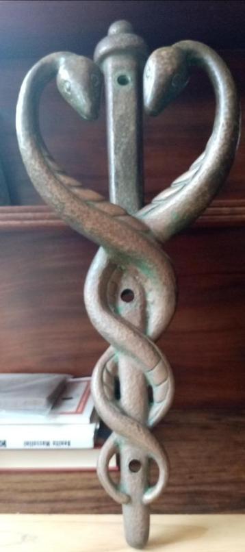 Caduceus bronzen slang, apotheek, kliniek, ziekenhuis beschikbaar voor biedingen