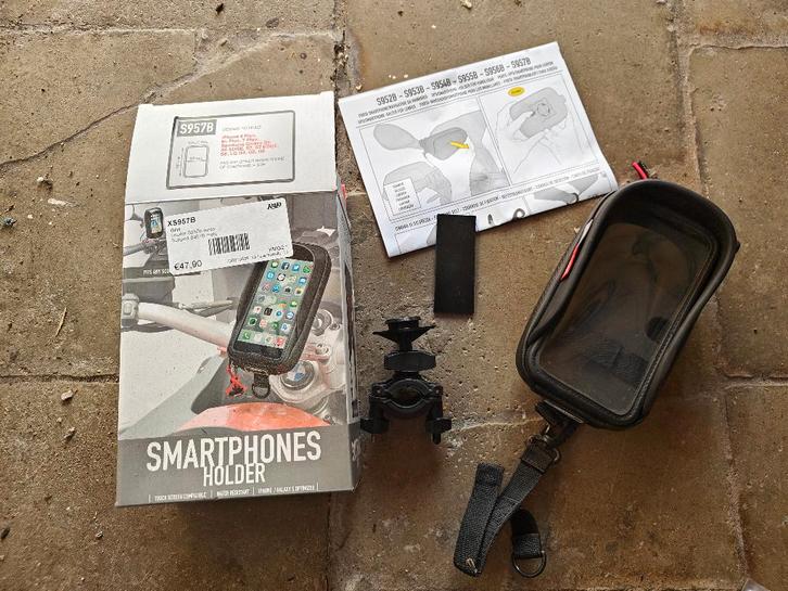 GIVI S957B waterdichte smartphonehouder motor + stuurklem, Télécoms, Supports de téléphone, Comme neuf, Moteur, Enlèvement ou Envoi