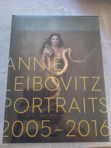 Fotoboek Annie leibovitz Portraits beschikbaar voor biedingen