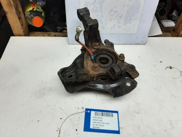 WIELNAAF LINKS VOOR Opel Astra G Caravan (F35), Auto-onderdelen, Remmen en Aandrijving, Opel, Gebruikt