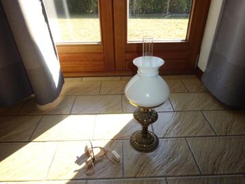 Vintage staanlamp beschikbaar voor biedingen