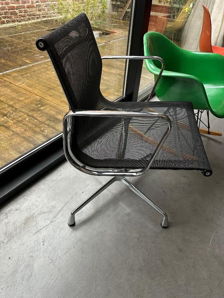 Fauteuil Eames Aluminium Group EA 108 Noir par Vitra, Huis en Inrichting, Bureaustoelen, Zwart, Ophalen of Verzenden