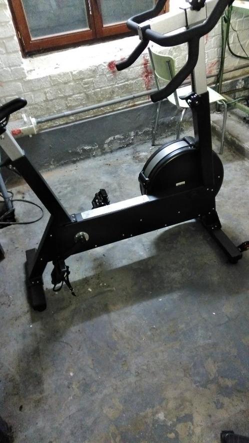 hometrainer, Sport en Fitness, Fitnessapparatuur, Zo goed als nieuw, Hometrainer, Benen, Metaal, Ophalen