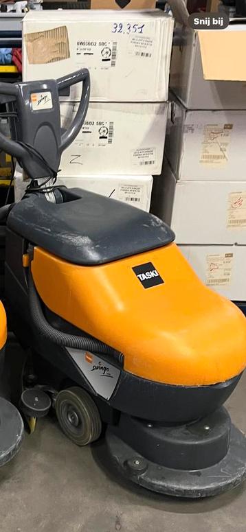 TASKI SWINGO 450B Schrob/zuig machine beschikbaar voor biedingen