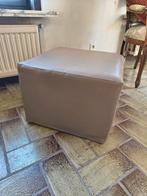 poef of voetenbank in leder, Ophalen, Minder dan 50 cm, Vierkant, Zo goed als nieuw