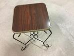 Retro bijzettafeltje jaren 60, Huis en Inrichting, Tafels | Bijzettafels, Minder dan 55 cm, Gebruikt, Metaal of Aluminium, Vierkant