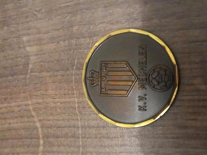 Kv mechelen medaille, Verzamelen, Sportartikelen en Voetbal, Zo goed als nieuw, Overige typen, Ophalen of Verzenden