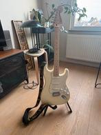 Squier Stratocaster (Olympic White) + toebehoren, Muziek en Instrumenten, Ophalen, Zo goed als nieuw, Overige merken