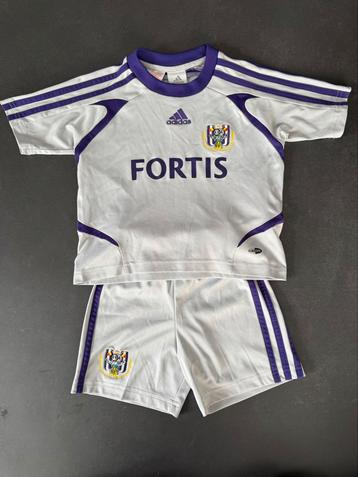 Kinder voetbalset RSC Anderlecht ‘07-‘08 (shirt + short) beschikbaar voor biedingen