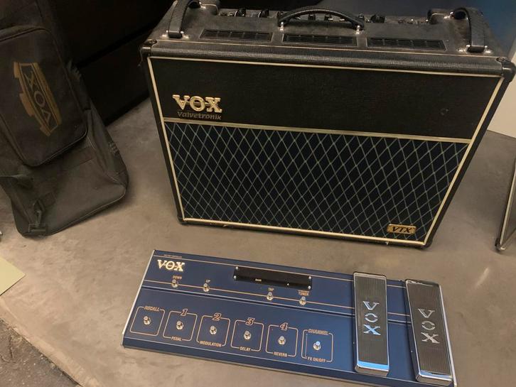 VOX Valvetronix AD120VTX + VC-12, Muziek en Instrumenten, Versterkers | Bas en Gitaar, Zo goed als nieuw, 100 watt of meer, Ophalen