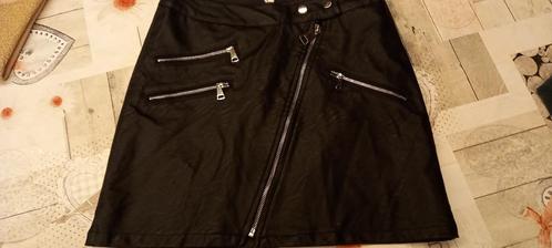 NOUVELLE jupe en simili cuir noir Imperial It. taille L (36-, Vêtements | Femmes, Jupes, Neuf, Taille 38/40 (M), Noir, Au-dessus du genou