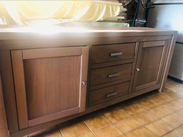 Landelijk dressoir in perfecte staat beschikbaar voor biedingen