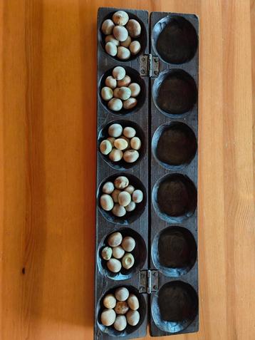 Afrikaans houten mancala-spel (bao / oware) – handgesneden – beschikbaar voor biedingen