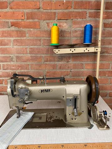 INDUSTRIE NAAIMACHINE 3 VOUDIG TRANSPORT PFAFF 545 beschikbaar voor biedingen