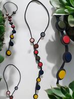 Lange ketting zwart meerkleurig 65cm, Handtassen en Accessoires, Kettingen, Verzenden, Nieuw, Zwart, Overige materialen