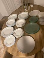 Compleet servies , bestek en broodmand, Huis en Inrichting, Ophalen, Bord(en)