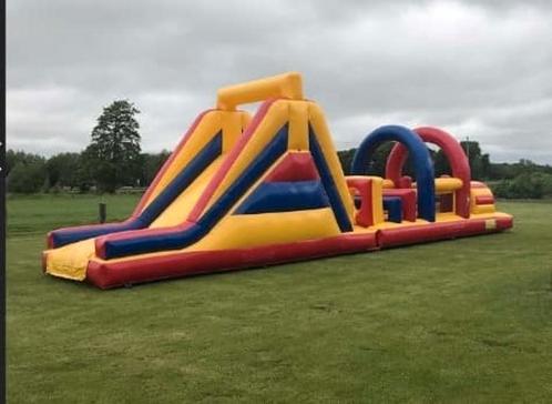 Springkasteel Stormbaan, Hobby en Vrije tijd, Feestartikelen | Verhuur, Zo goed als nieuw, Ophalen