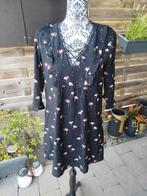 Vrolijke jurk Andy & Lucy maat S, Kleding | Dames, Zwart, Ophalen of Verzenden, Zo goed als nieuw, Knielengte
