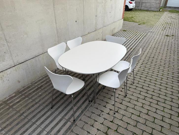 Fritz Hansen Super Elliptical + 6x Series 7 Vlinderstoelen, Huis en Inrichting, Complete eetkamers, Zo goed als nieuw, Ophalen of Verzenden