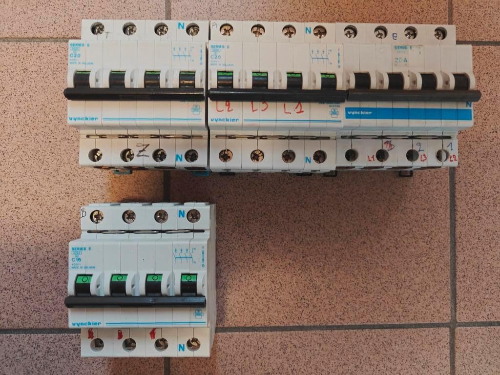 Automatische zekering 16A en 20A 4P, Ophalen of Verzenden, Gebruikt