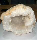 Grote Geode met kwarts kristallen 3,520kg !! Zeldzaam!!, Verzamelen, Mineralen en Fossielen, Ophalen of Verzenden, Mineraal