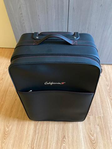 Bagage / Trolley Ferrari California T en cuir Cuoio Schedoni disponible aux enchères