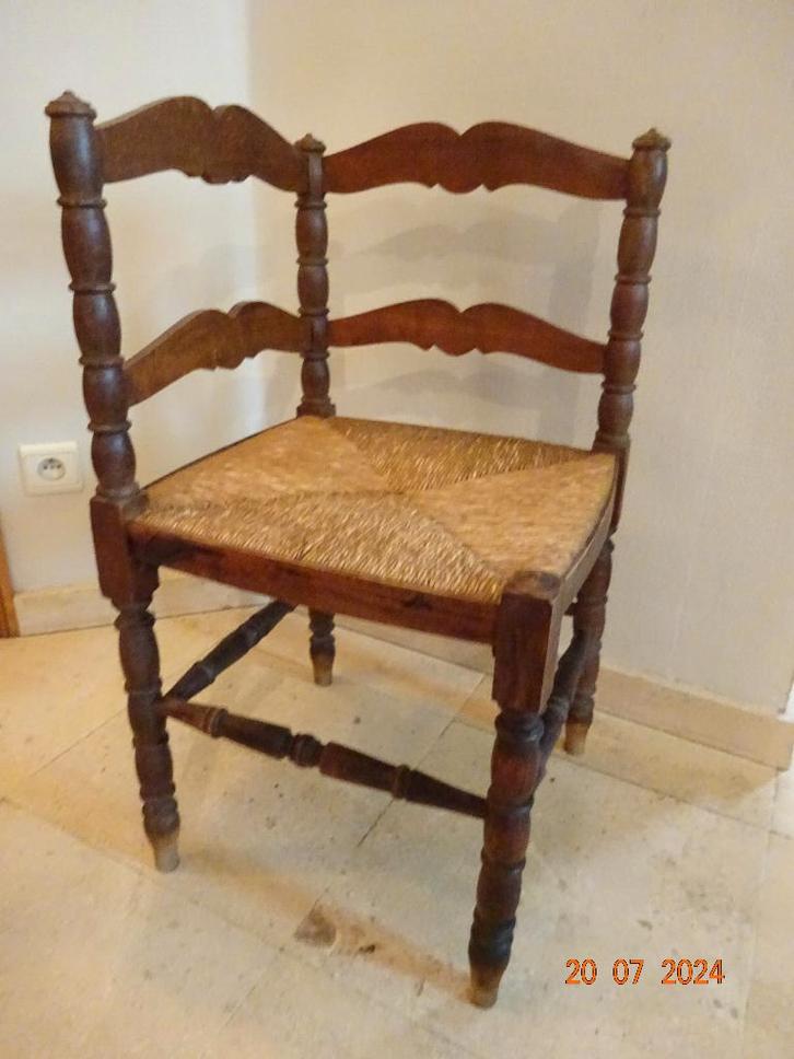 Antieke Franse cottage hoekstoel, Antiek en Kunst, Antiek | Meubels | Stoelen en Sofa's, Ophalen of Verzenden