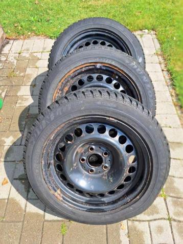 Te koop winterbanden Dunlop op Mercedes C klasse velgen beschikbaar voor biedingen