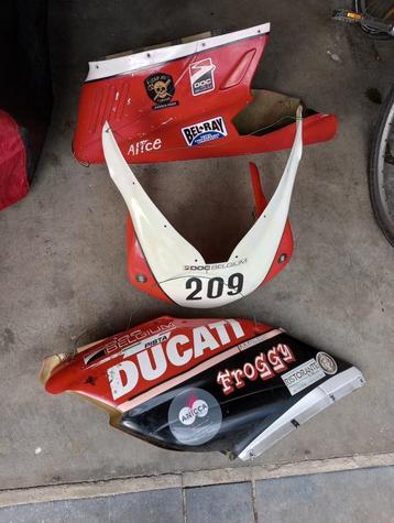 Pieces Ducati 900 SS ie (carénage piste)