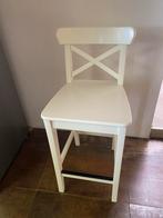 Witte barkruk met rugleuning van IKEA, Ophalen