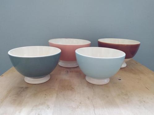 4 Boch kommen met witte voet (1), Antiek en Kunst, Antiek | Keramiek en Aardewerk, Ophalen of Verzenden