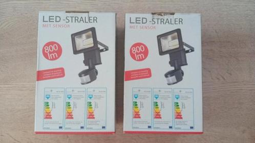 2 LED-lampen met bewegingsmelder, Huis en Inrichting, Lampen | Wandlampen, Nieuw, Metaal, Ophalen of Verzenden