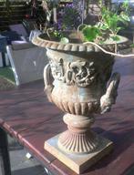 ancien vase de jardin en fonte, Ophalen
