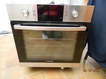 SAMSUNG OVEN, zeer weinig gebruikt   beschikbaar voor biedingen