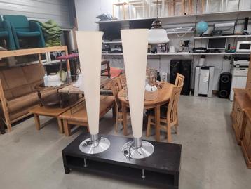 Set van 2 staande lampen  beschikbaar voor biedingen