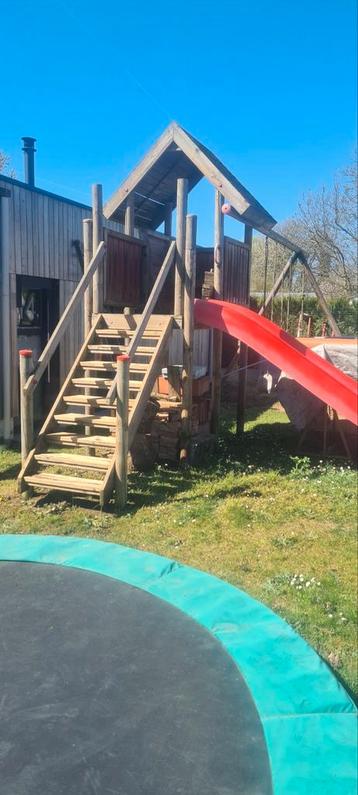 Houten speeltuig, groot model beschikbaar voor biedingen
