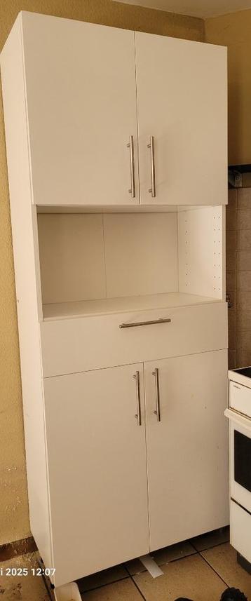 Keukenkast beschikbaar voor biedingen
