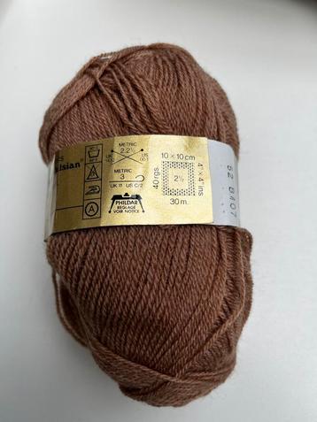 16 bollen Breiwol beschikbaar voor biedingen