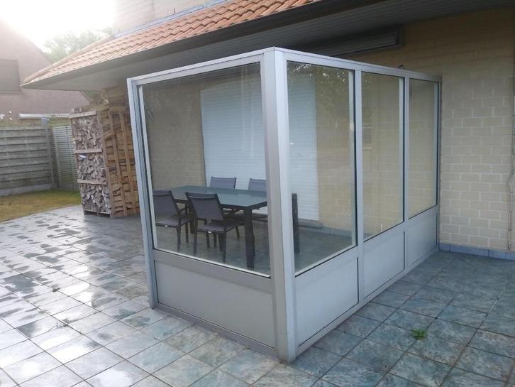 Windscherm in glas en aluminium met een hoekprofiel, Caravans en Kamperen, Windschermen, Zo goed als nieuw, Ophalen