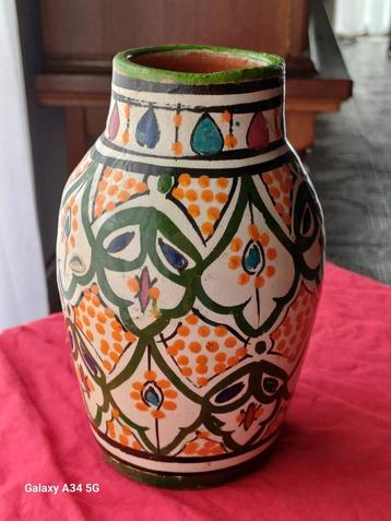 Handbeschilderde vaas – Marokkaanse stijl beschikbaar voor biedingen