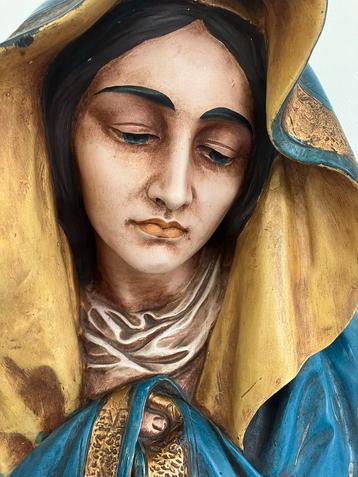 Grote antieke buste Madonna., Enlèvement