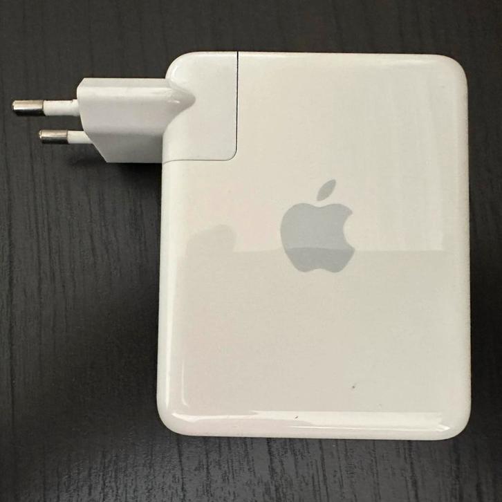 Apple AirPort Express Base Station, Computers en Software, Routers en Modems, Gebruikt, Router, Ophalen of Verzenden
