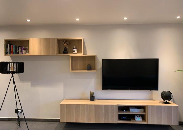 Meuble tv IKEA BESTA, Maison & Meubles, Armoires | Mobilier de télévision, Comme neuf, Chêne, Enlèvement