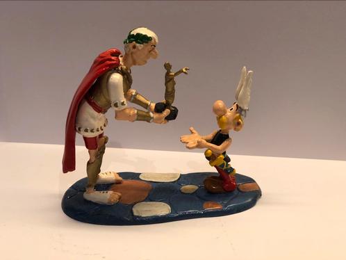 César remettant un César à Asterix, Collections, Personnages de BD, Tintin